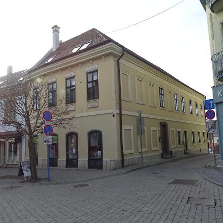 Ovaros Apartman Veszprém Exterior foto