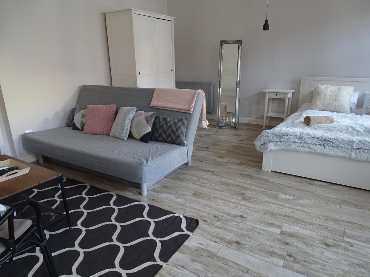 Ovaros Apartman Veszprém Exterior foto