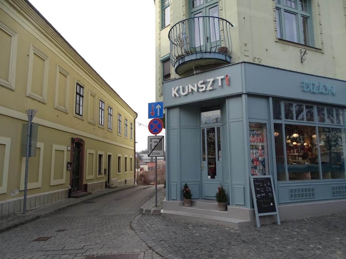 Ovaros Apartman Veszprém Exterior foto