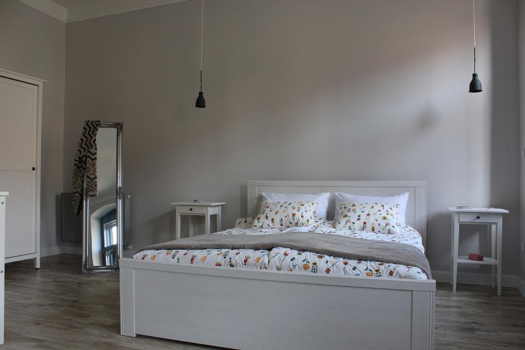 Ovaros Apartman Veszprém Exterior foto