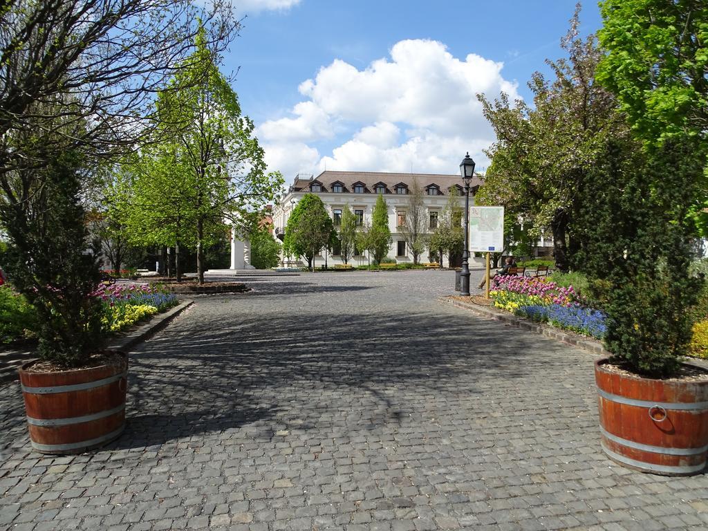 Ovaros Apartman Veszprém Exterior foto